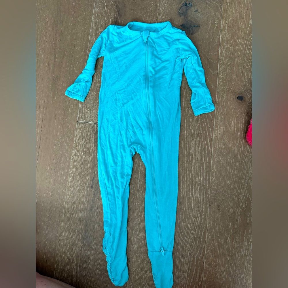 Kyte onesie Robin